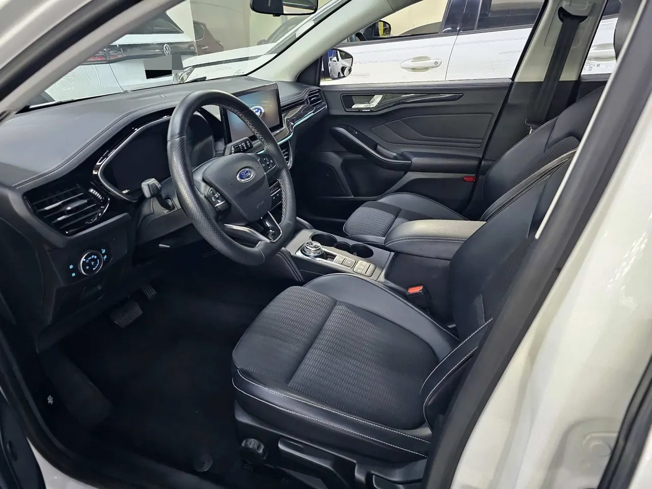 Ford 2021 Fox-hatchback 1.5T EcoBoost 180 Front Tide Automatic Gear 2