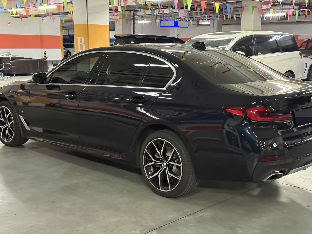 BMW 5 Series 2022 530Li 2.0T Exclusive M Sports Suit (Change 3) Automatic Gear 7