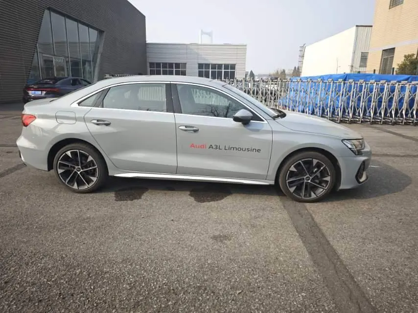 Audi 2025 A3L Limousine 1.5TFSI 35TFSI Flying Premium Automatic 3