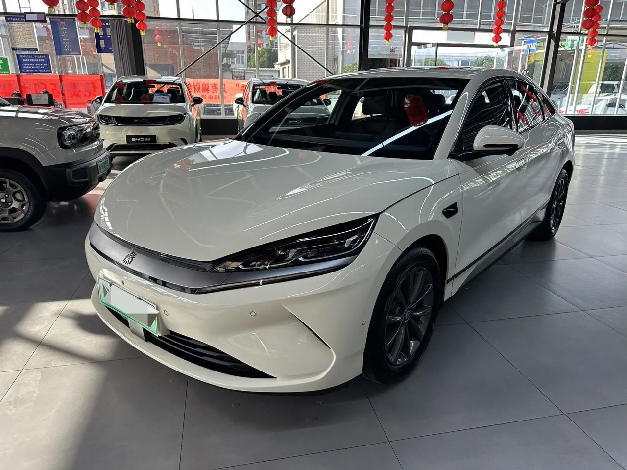 Open image lightbox: BYD 2025 Qin L EV 545KM Exceed automatic gear