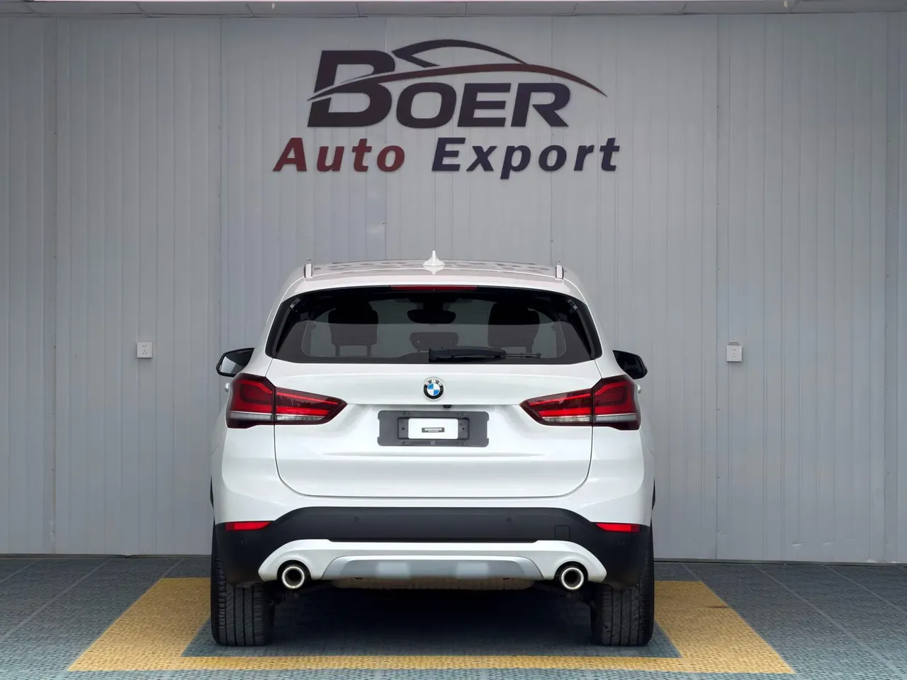 BMW 2021 X1 sDrive20Li 1.5T exclusive automatic gear 5