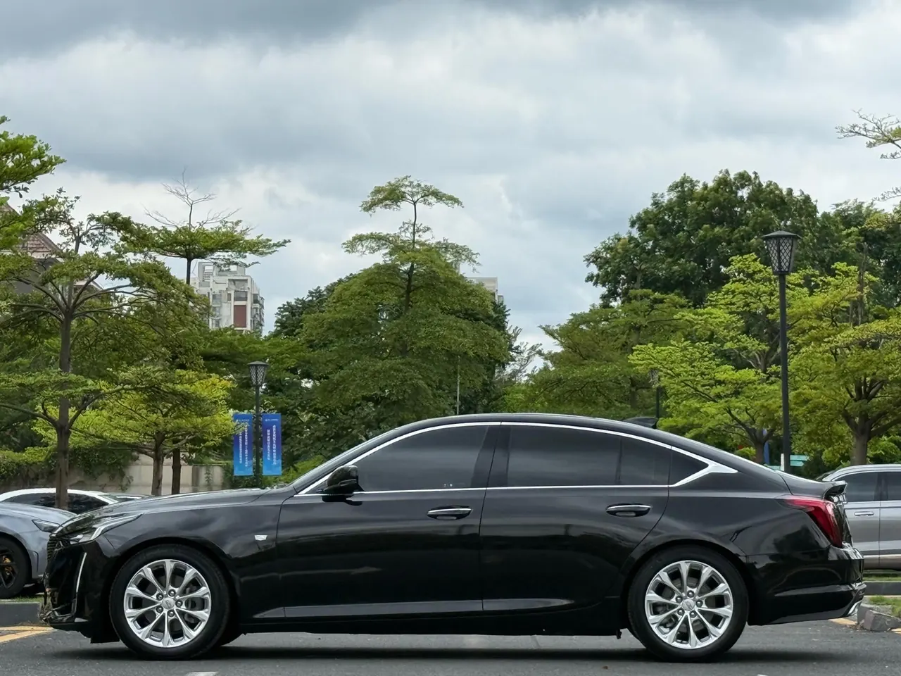 Cadillac 2023 CT5 2.0T 28T Luxury (Standard Edition) Automatic Gear 5