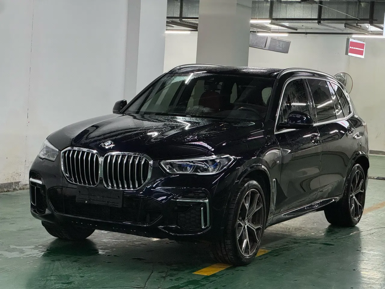 Open image lightbox: BMW 2022 X5 xDrive40Li 48V 3.0T M sports suit (modified) automatic gear