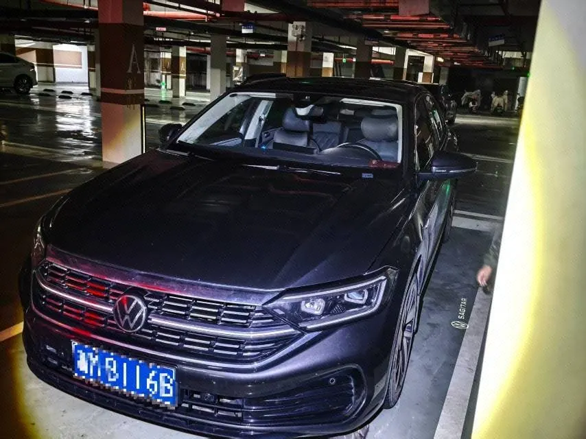 打开图片灯箱:Volkswagen 2023 Sagittarius 1.5TSI 300TSI Excellent Edition Automatic Gear