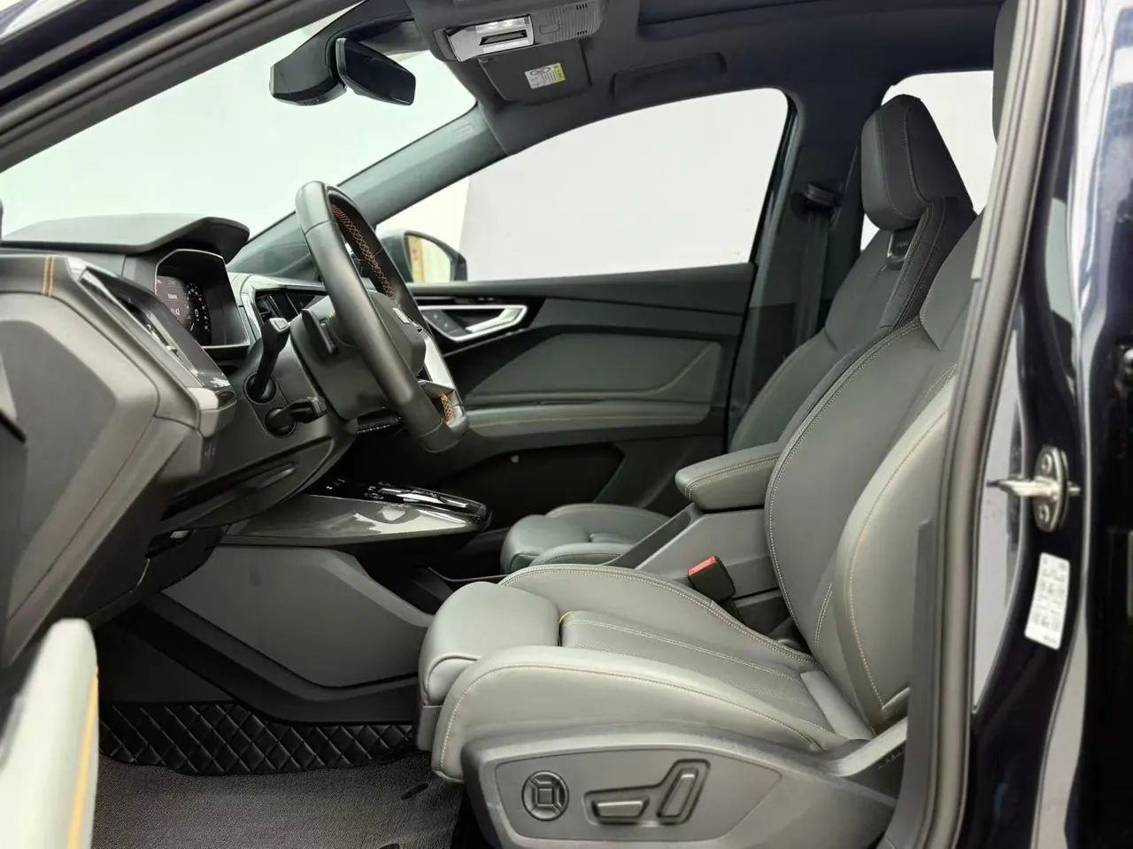 Audi 2024 Q4 e-tron 40 Creation Edition Automatic Gear 4