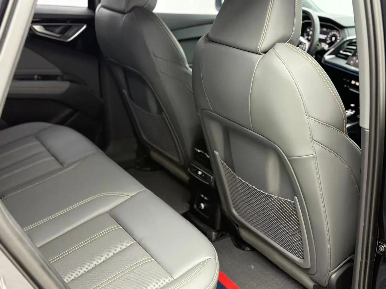Audi 2024 Q4 e-tron 40 Creation Edition Automatic Gear 5