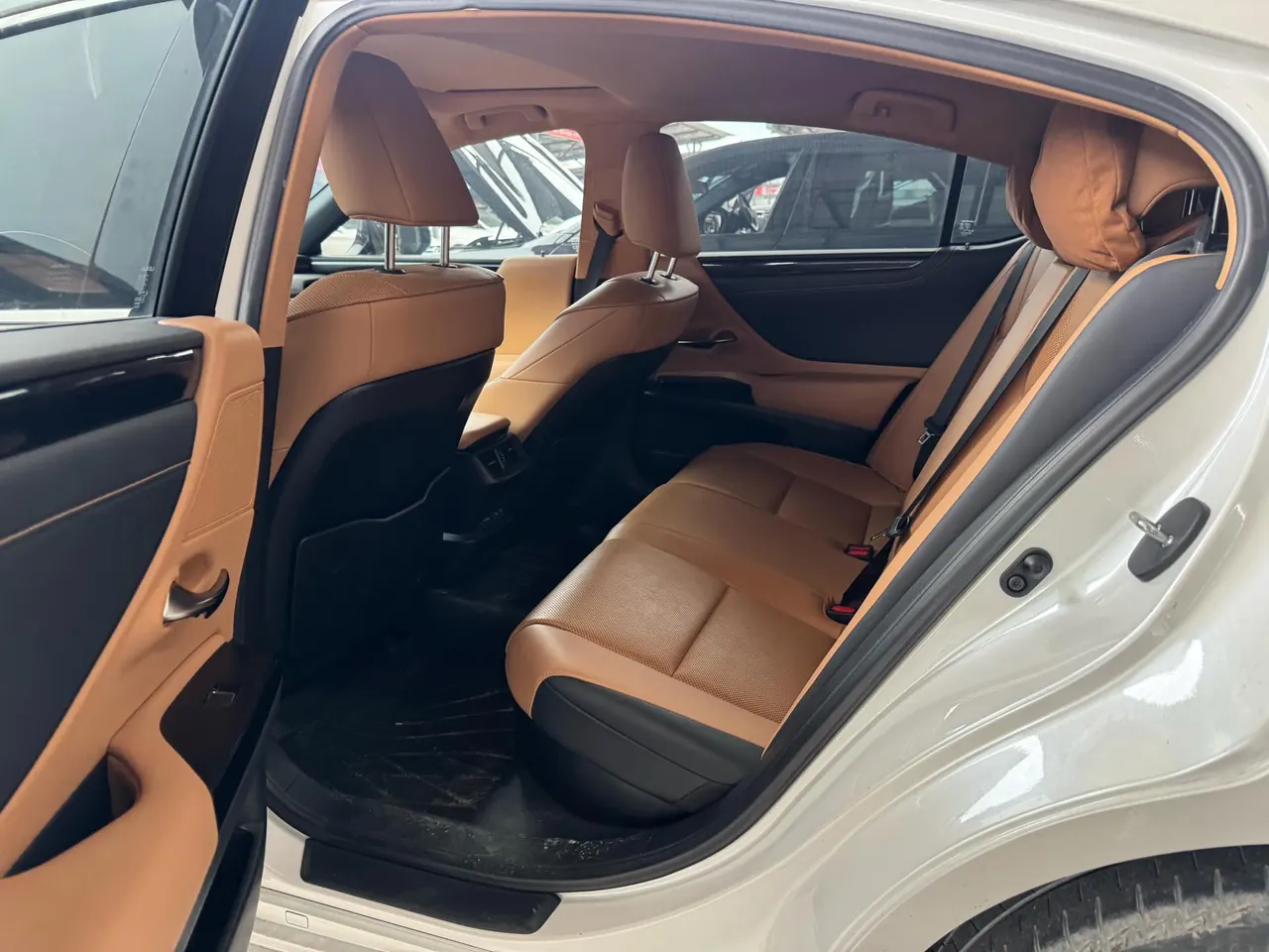 Lexus ES (Imported) 2021 ES300h 2.5 Stepless Premium Edition Automatic Gear 4