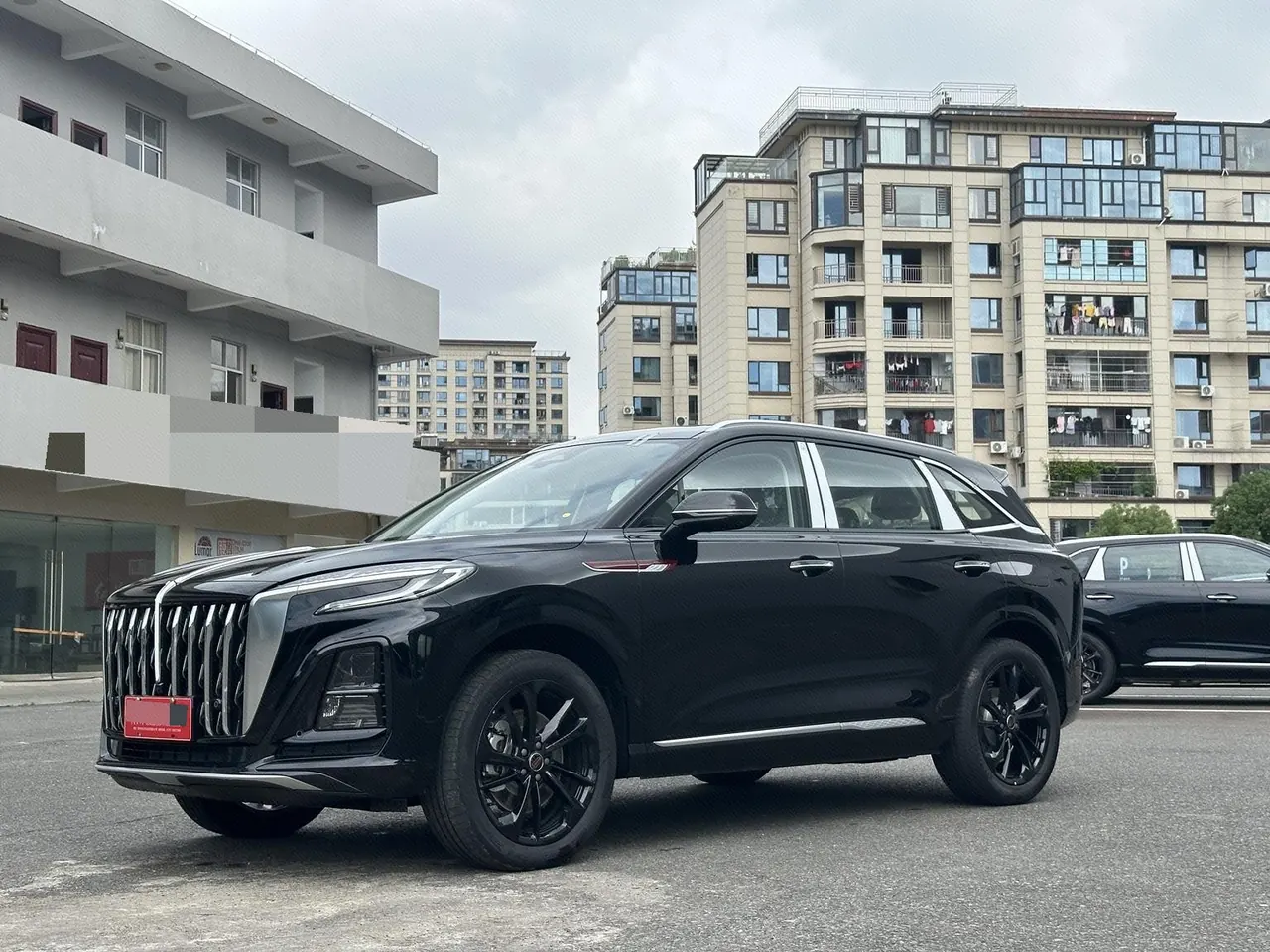 Open image lightbox: HongQi 2025 HS3 PHEV 1.5T 125km strength PLUS 2 million commemorative automatic gear