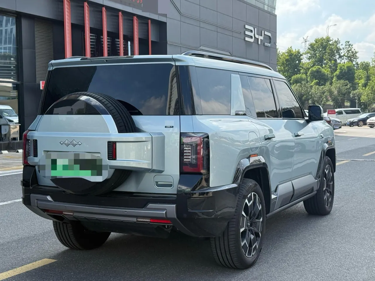 FangChengBao 2025 Leopard 8 2.0T Stepless Zhiyong Flagship Edition 7-seat Automatic Gear 5