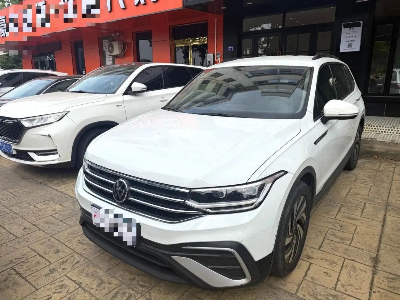 Open image lightbox: Volkswagen 2022 Tiguan L 2.0TSI 330TSI Two-Drive Comfortable Edition Automatic Gear