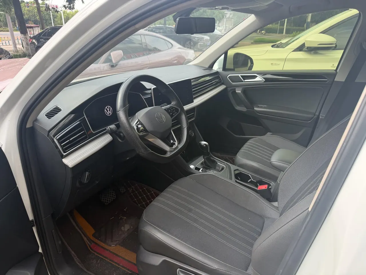 Volkswagen 2022 Tiguan L 2.0TSI 330TSI Two-Drive Comfortable Edition Automatic Gear 2
