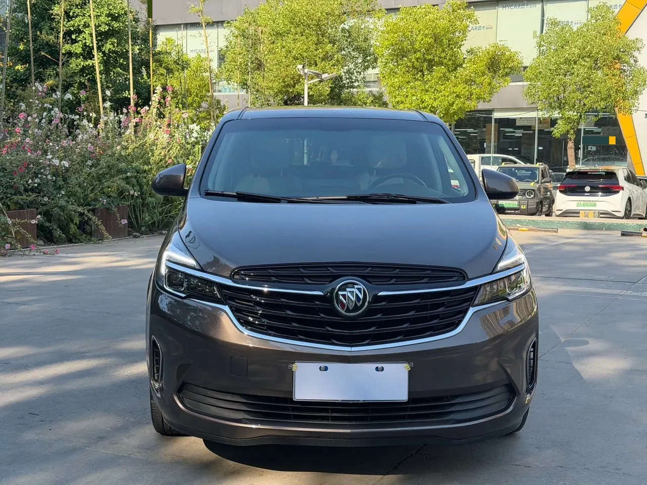 Buick 2020 GL8 Land Business Class 2.0T 652T Luxury Automatic Gear 2