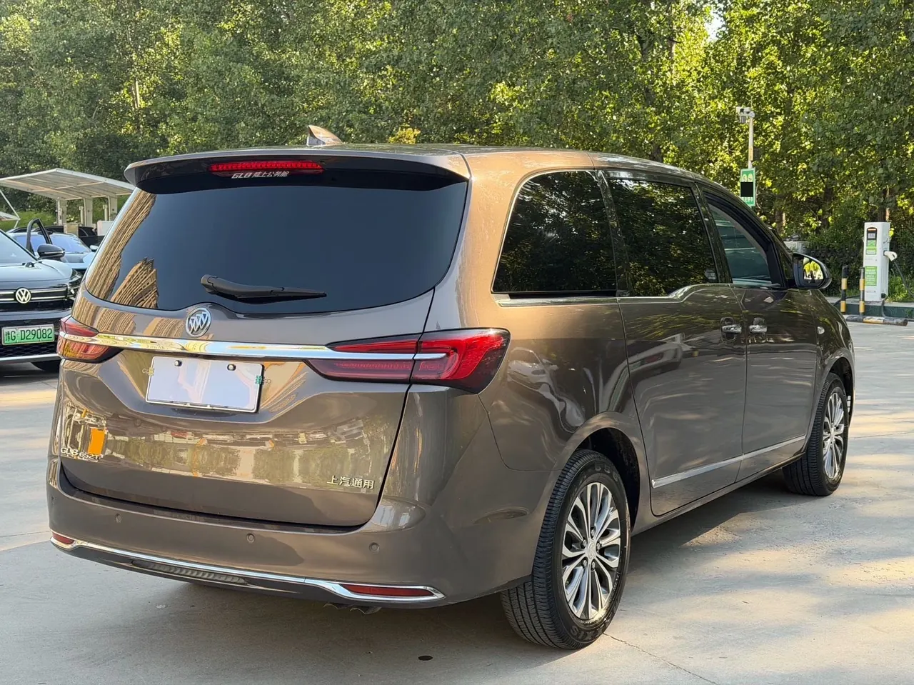 Buick 2020 GL8 Land Business Class 2.0T 652T Luxury Automatic Gear 4