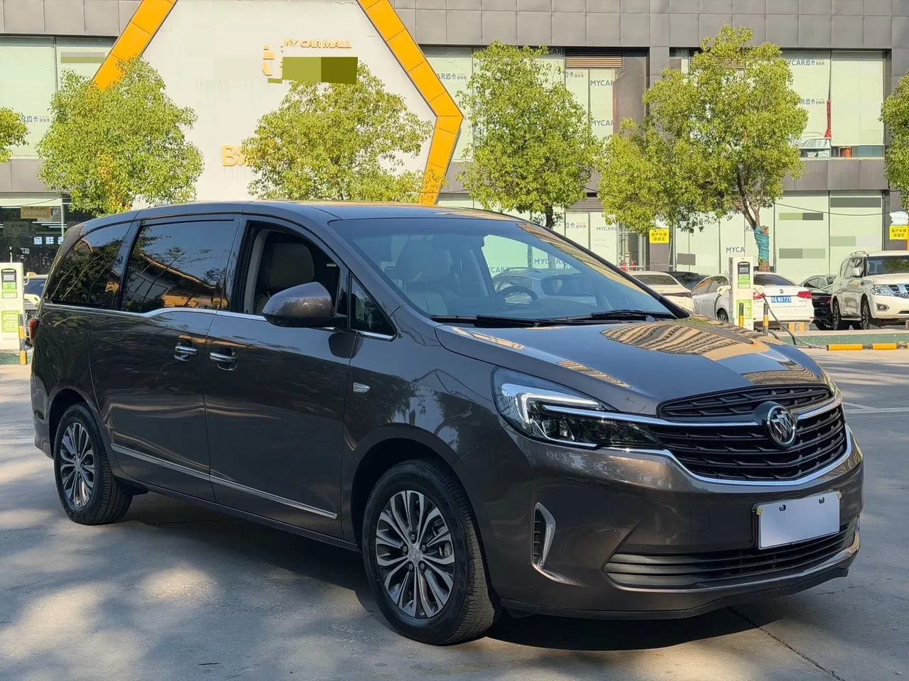 Buick 2020 GL8 Land Business Class 2.0T 652T Luxury Automatic Gear 6