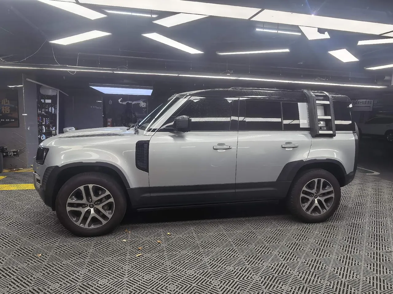 Land Rover Guard (Imported) 2022 Guard 110 48V 3.0T P400 Diablo Special Edition Automatic Gear 5