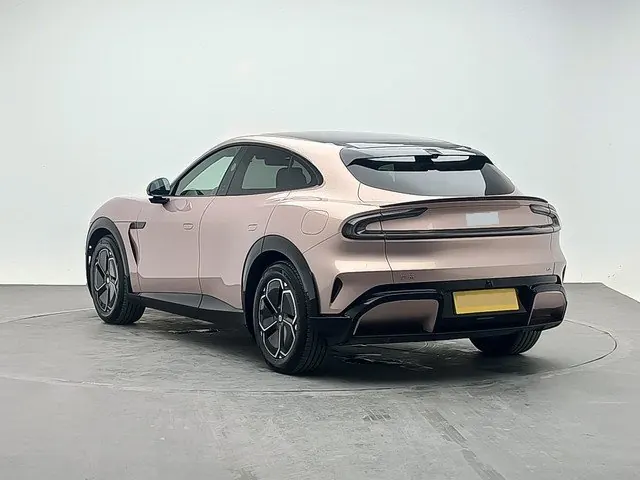 MI 2025 YU7 Long Endurance Four-wheel Drive Pro Edition Automatic Gear 3
