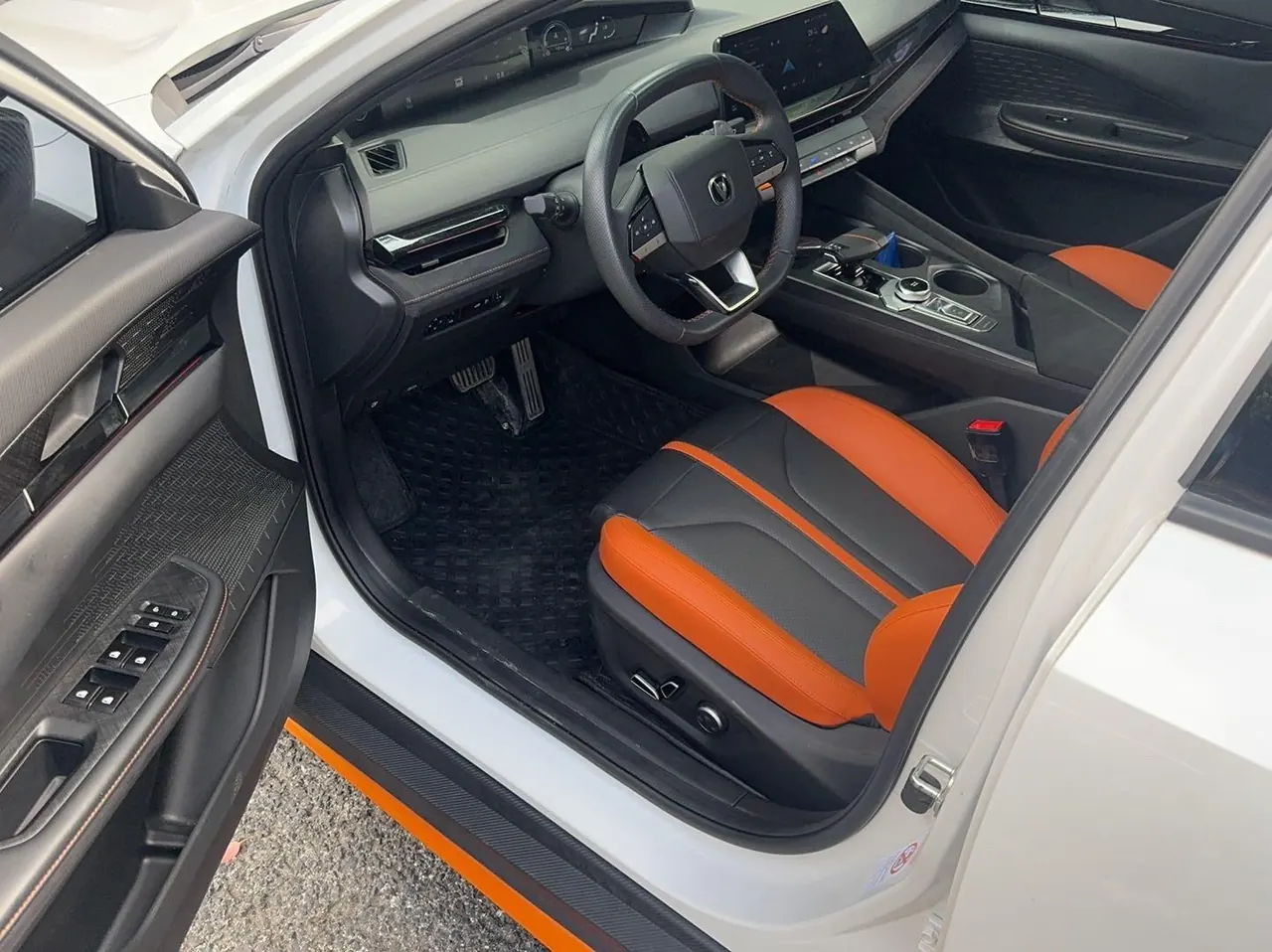 ChangAn 2024 UNI-V 1.5T Distinguished Sports Automatic 4
