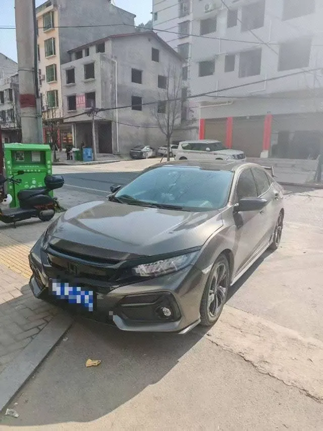 打开图片灯箱:Honda 2023 Civic Hatchback 1.5T Stepless 240TURBO Extreme Automatic Gear