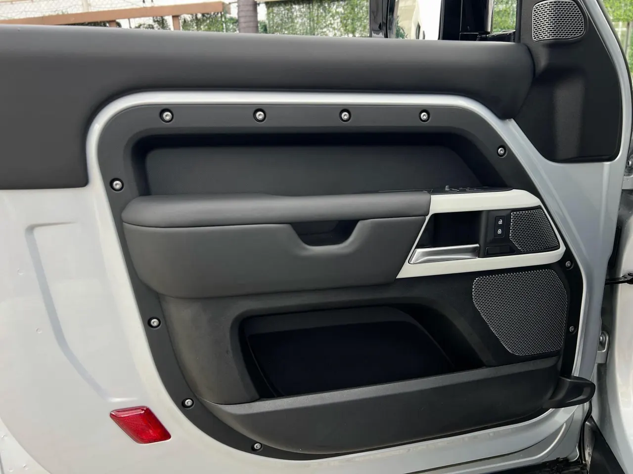 Land Rover Guard (Imported) 2024 Guard 90 48V 3.0T P400 HSE Automatic Gear 8