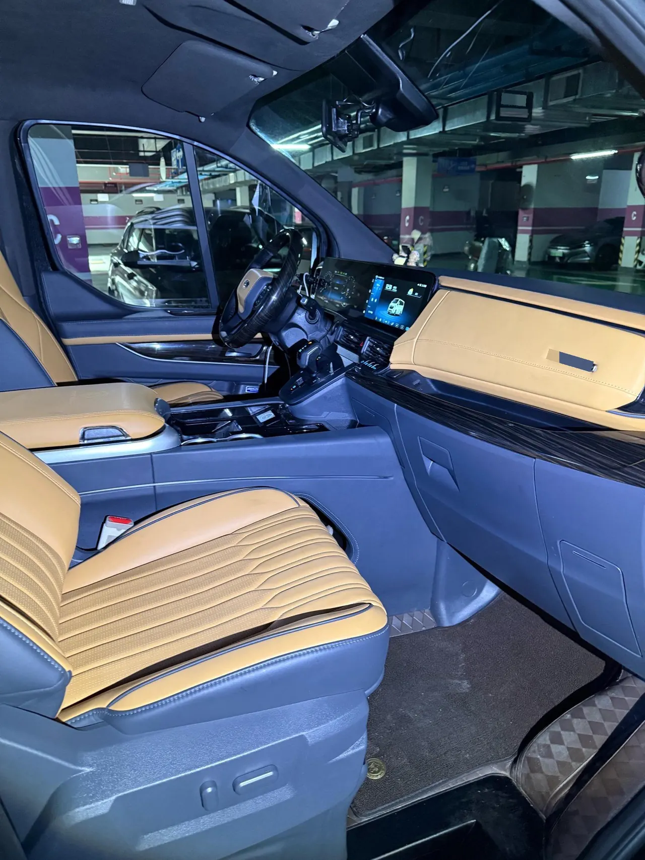 Ford 2024 Touruio 2.0T Zun Plus Edition Automatic Gear 4