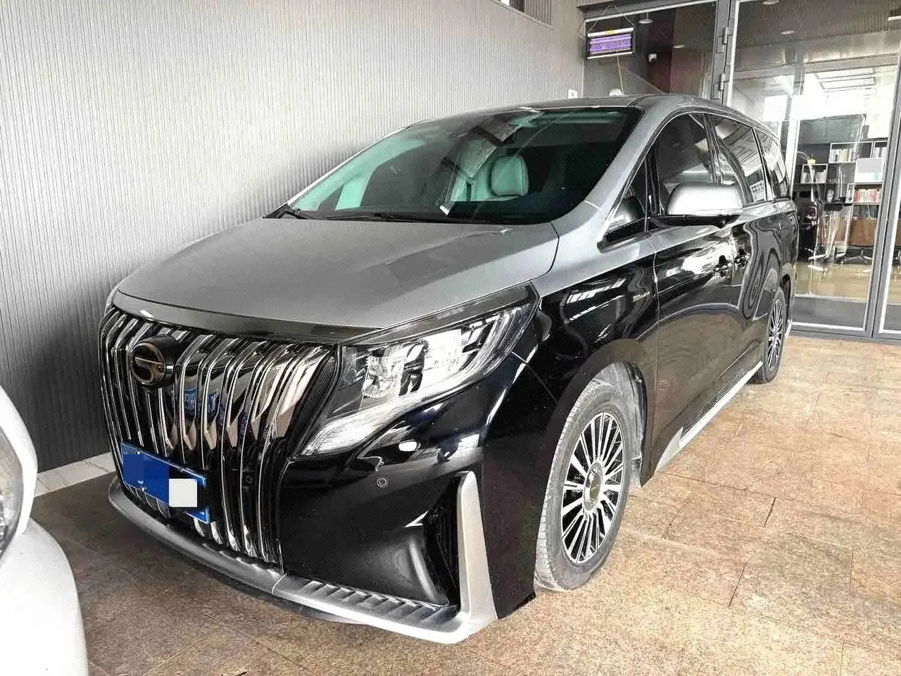 Chuanqi 2021 M8 2.0T 390T Master Series Royal Zun Edition 4-seat Automatic Gear - View 1