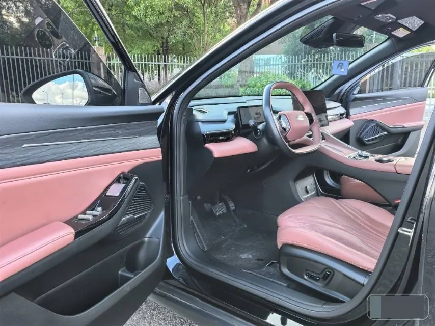 Geely Galaxy 2025 L6 EM-i 1.5 140km Discovery Edition Automatic Gear 7