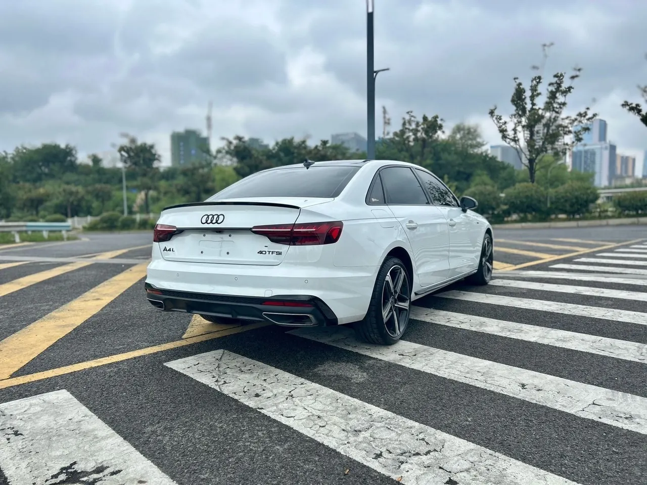 Audi 2023 A4L 2.0TFSI 40TFSI Fashion Dynamic Automatic 4