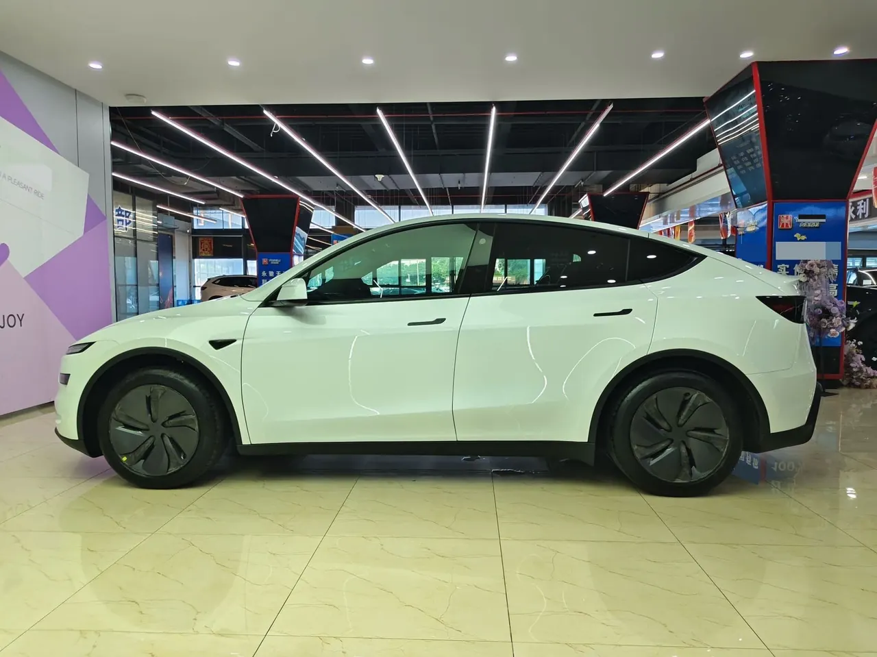 Tesla 2025 Model Y rear-wheel drive version automatic transmission 5