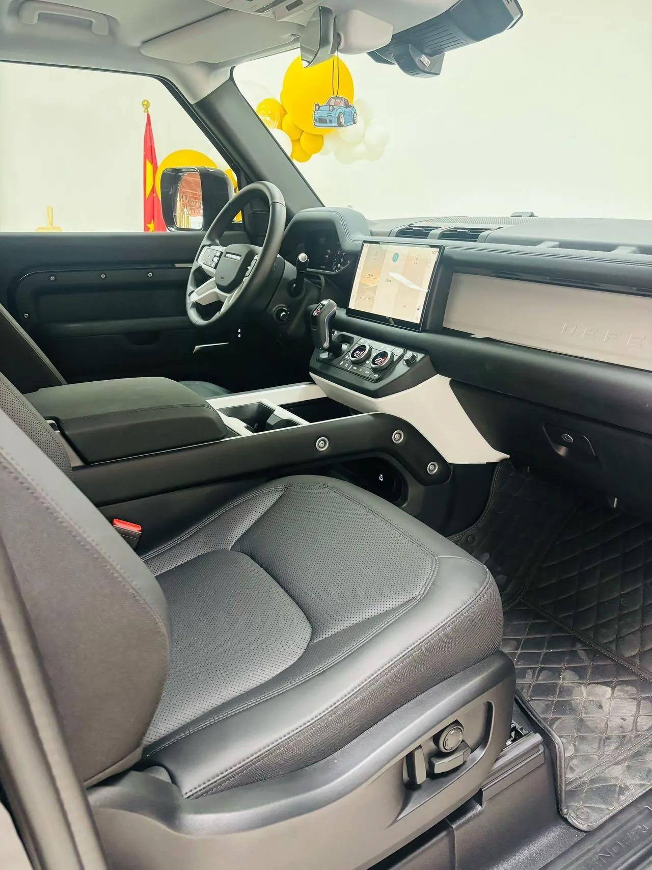 Land Rover Guard (Imported) 2025 Guard 90 2.0T P300 S Automatic Gear 5