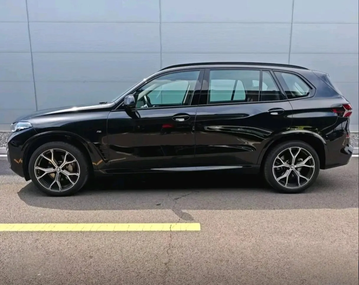 BMW 2025 X5 xDrive30Li 48V 2.0T M sports obsidian night suit automatic gear 5
