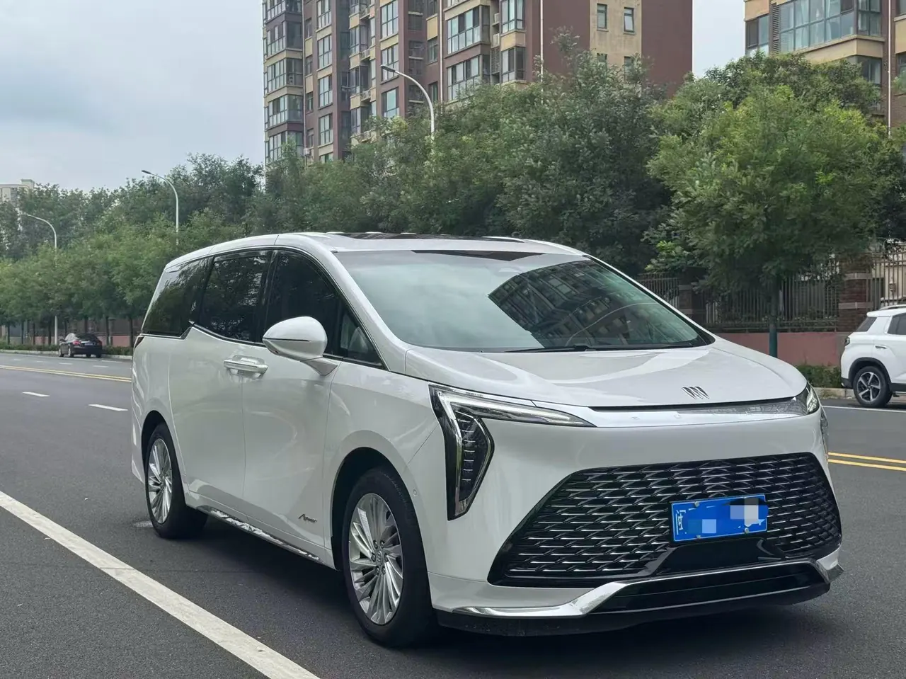 Buick 2023 Century 48V 2.0T Yunshi Edition 7-seat Automatic Gear 3