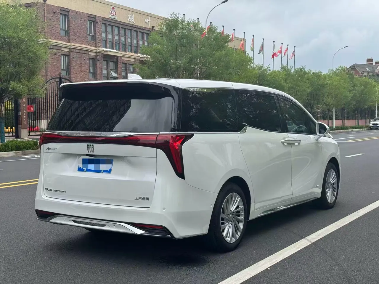 Buick 2023 Century 48V 2.0T Yunshi Edition 7-seat Automatic Gear 5