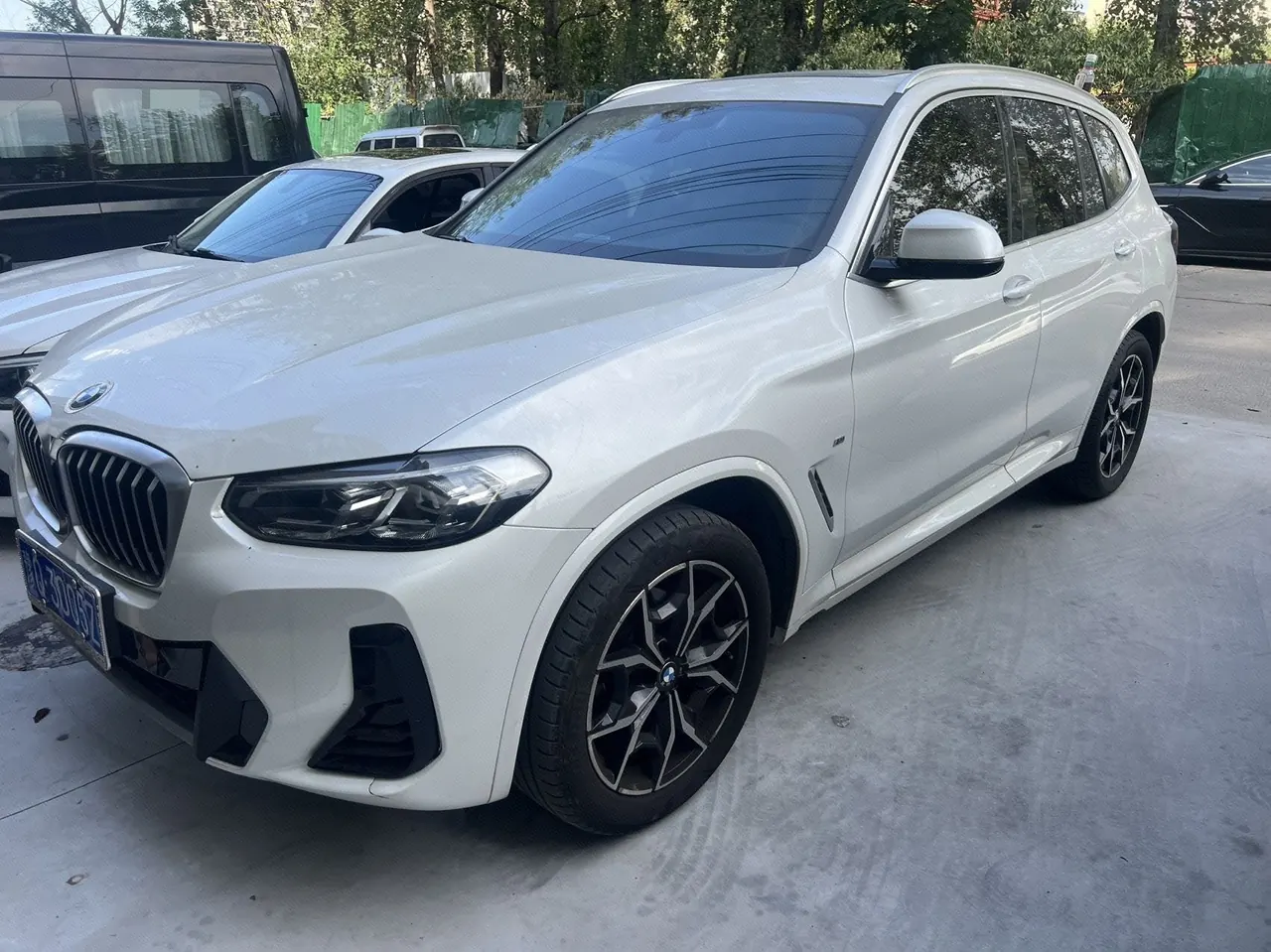 Open image lightbox: BMW 2023 X3 xDrive25i 2.0T M sports suit automatic gear