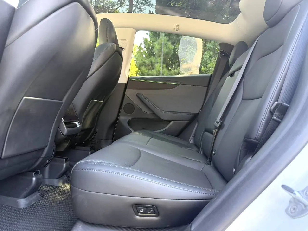 Tesla 2025 Model Y rear-wheel drive version automatic transmission 14