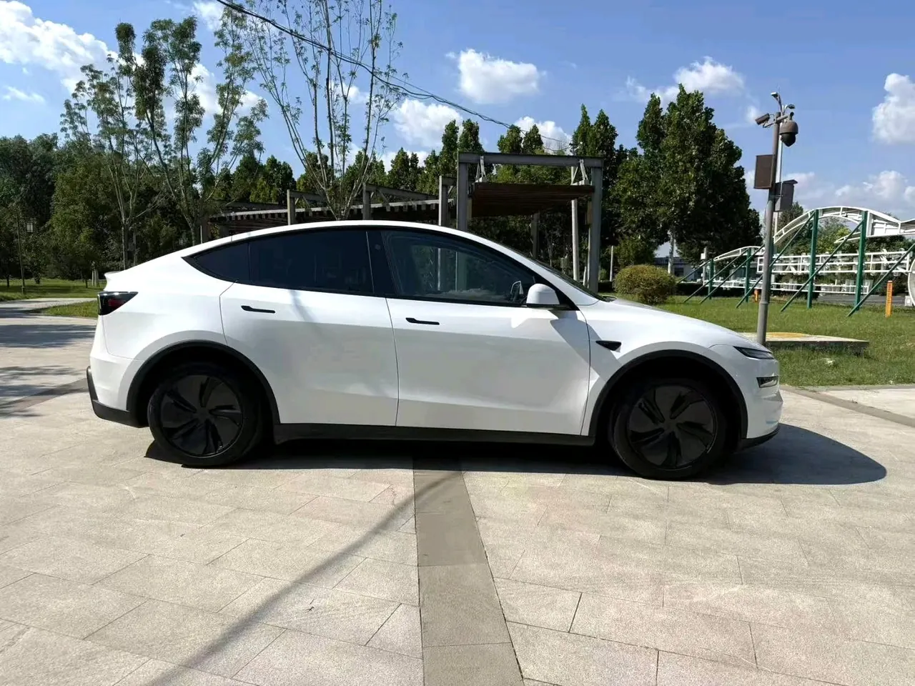 Tesla 2025 Model Y rear-wheel drive version automatic transmission 4