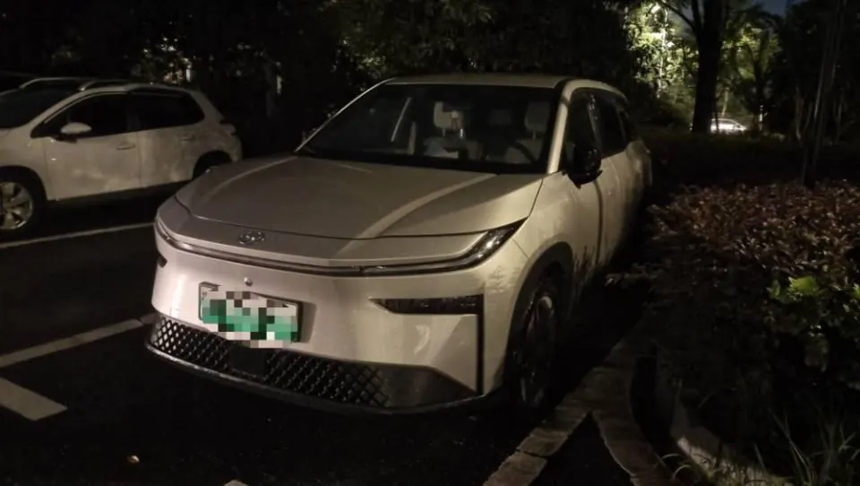 Toyota 2025 Platinum Intelligence 3X 520 Pro Automatic Gear 2