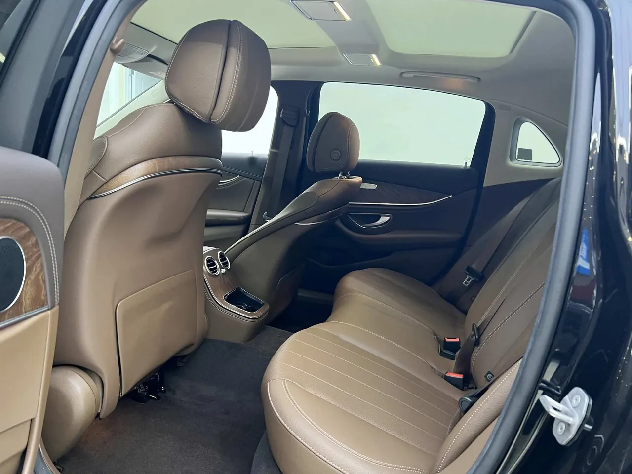 Mercedes Benz E Class 2023 E 260 L 2.0T Automatic 5