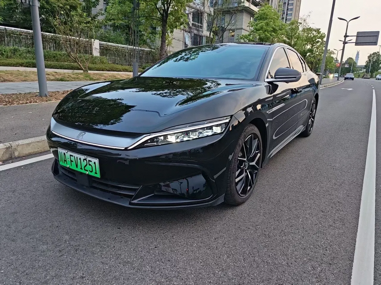 Open image lightbox: BYD 2025 Han DM-i 1.5T stepless 125KM noble automatic gear