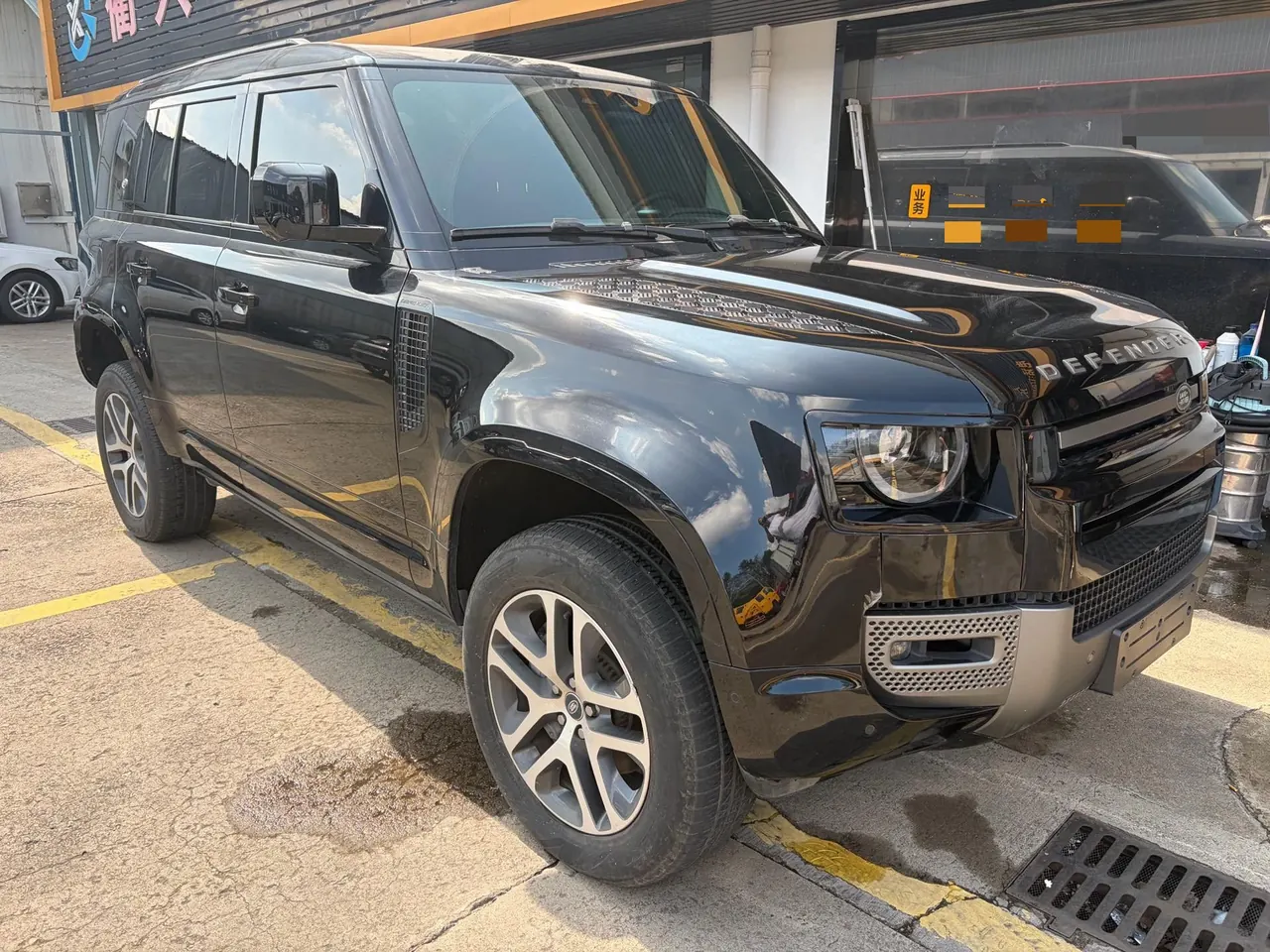 Land Rover Guard (Imported) 2024 Guard 110 48V 3.0T P400 X-DYNAMIC HSE Automatic Gear 5