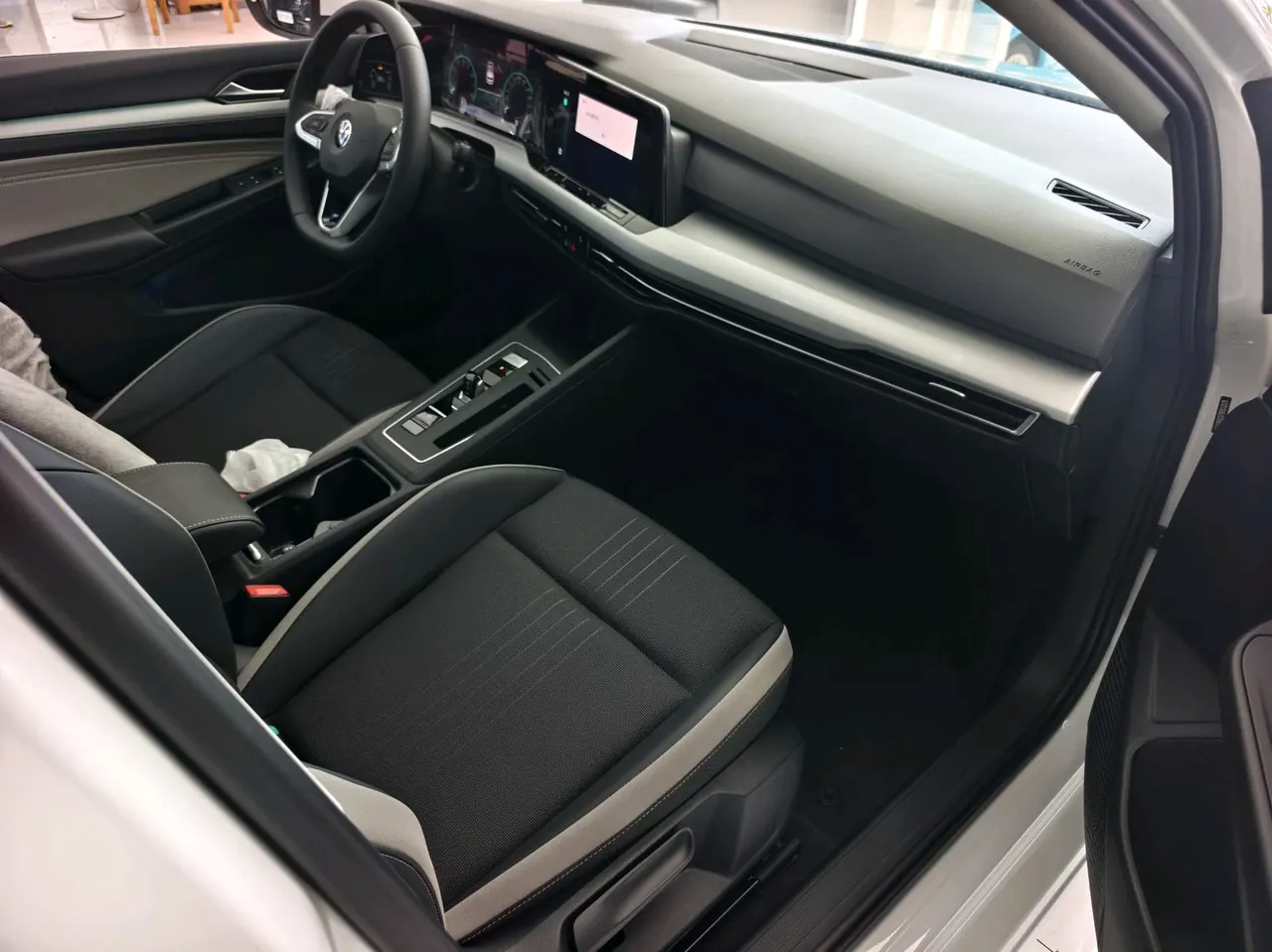 Volkswagen 2024 Golf 8 PRO 1.4TSI 280TSI 50 Year Legendary Automatic 5