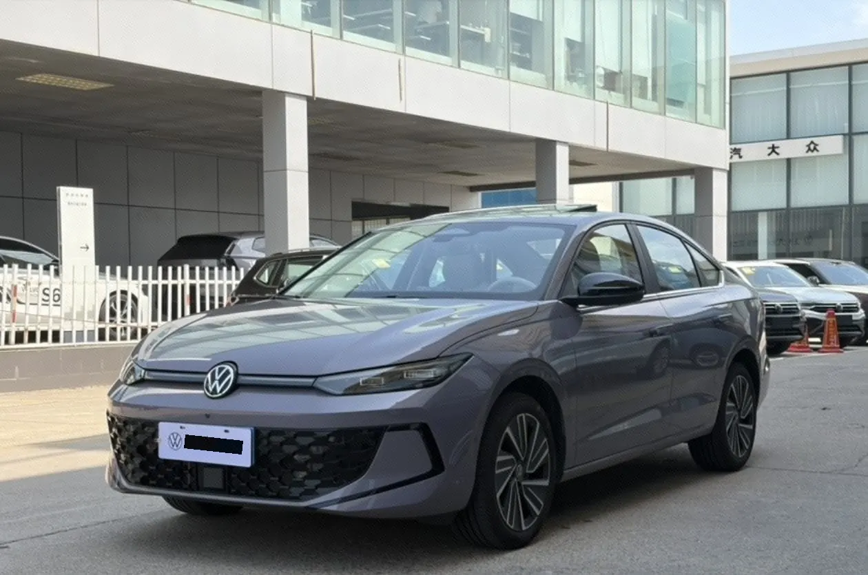 打开图片灯箱:Volkswagen 2026 Lavida Pro 1.5TSI 300TSI Star Smart Edition Automatic Gear