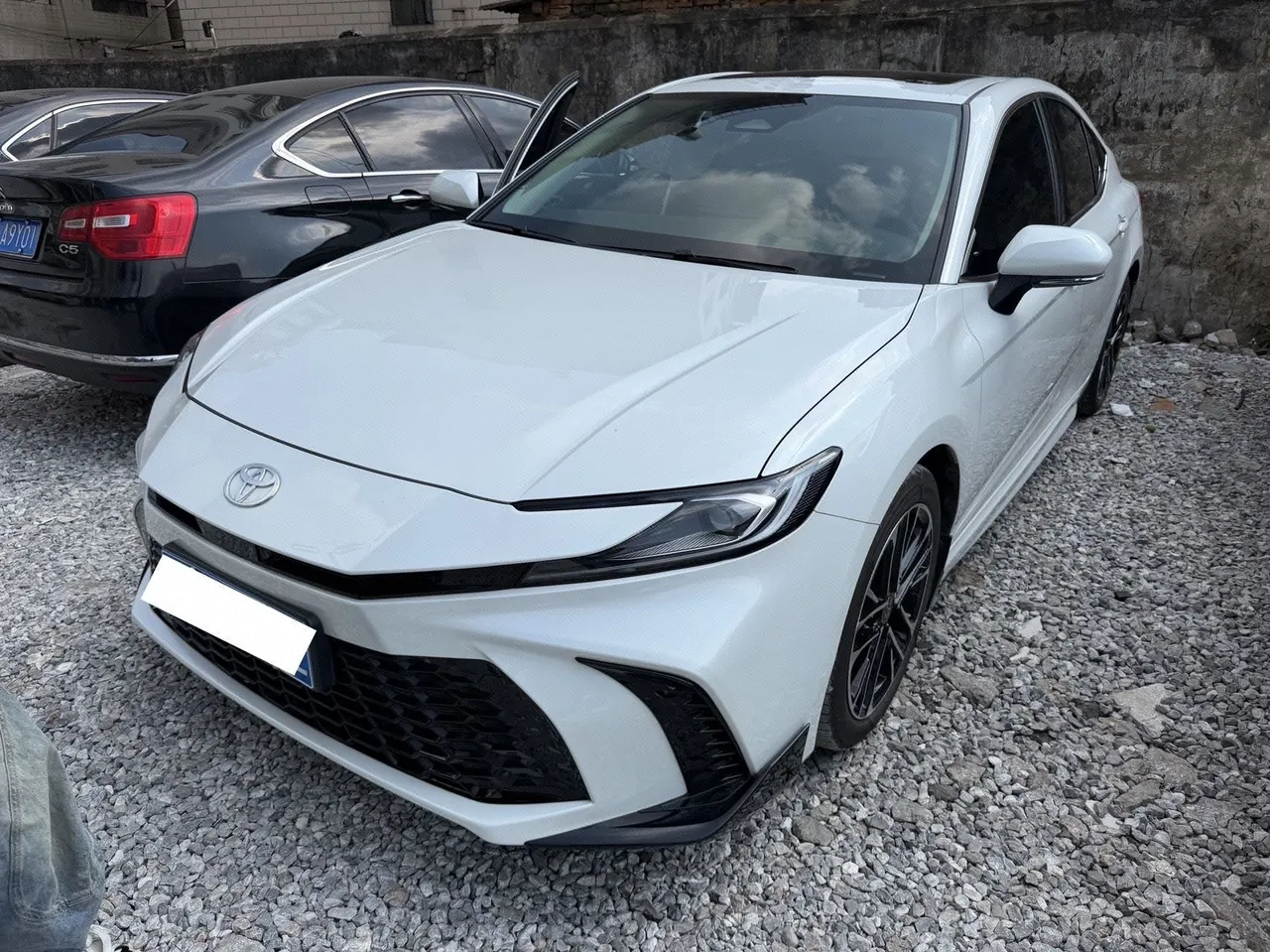 打开图片灯箱:Toyota 2026 Camry Double Engine 2.0HSE Stepless Sports Lite Edition Automatic Gear