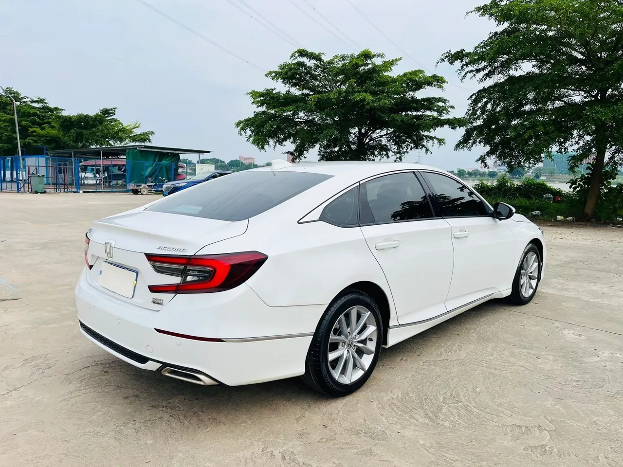 Honda 2022 10th Generation Accord 1.5T Stepless 260TURBO Deluxe Automatic Gear 4