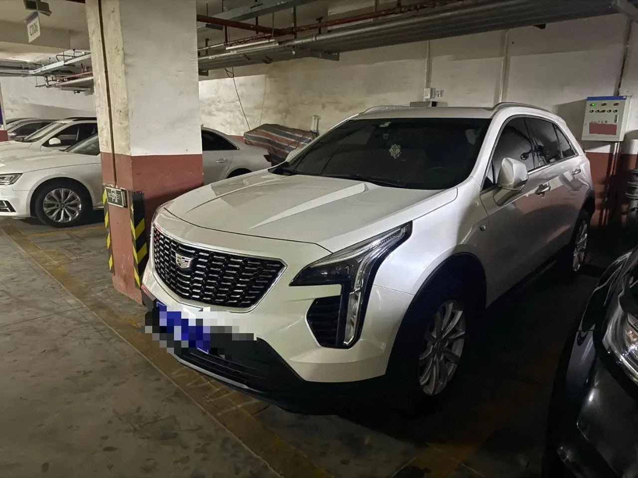 Cadillac 2022 XT4 48V 2.0T 28T Two-Drive Fashion Automatic Gear - View 1
