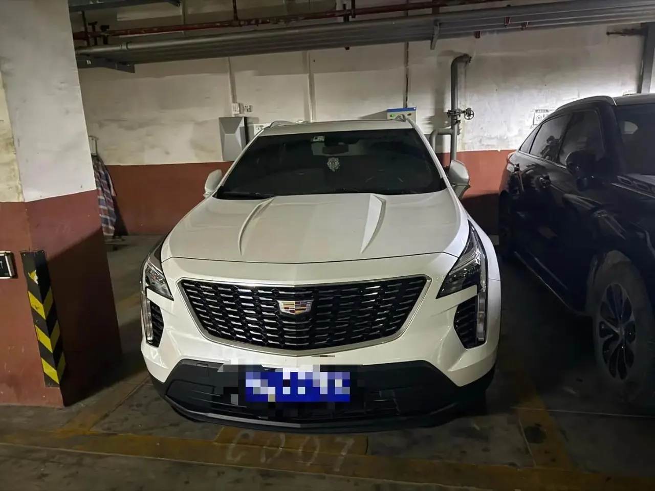 Cadillac 2022 XT4 48V 2.0T 28T Two-Drive Fashion Automatic Gear 2