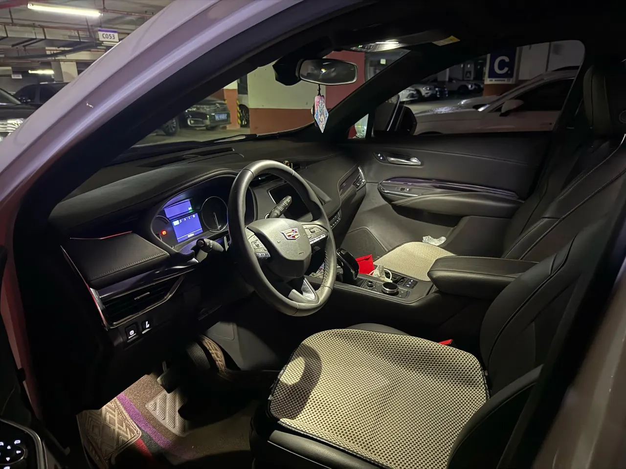 Cadillac 2022 XT4 48V 2.0T 28T Two-Drive Fashion Automatic Gear 4