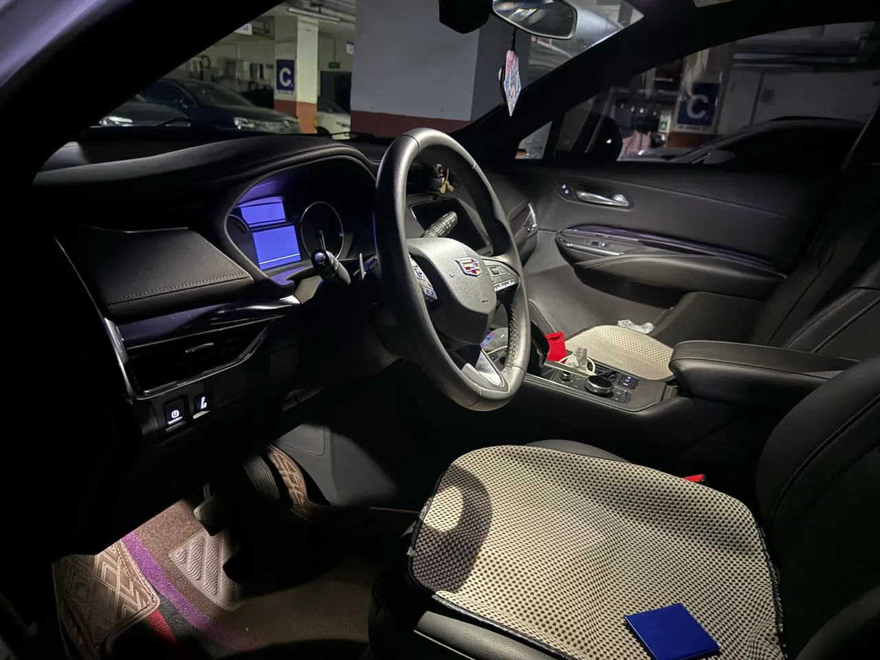 Cadillac 2022 XT4 48V 2.0T 28T Two-Drive Fashion Automatic Gear 6