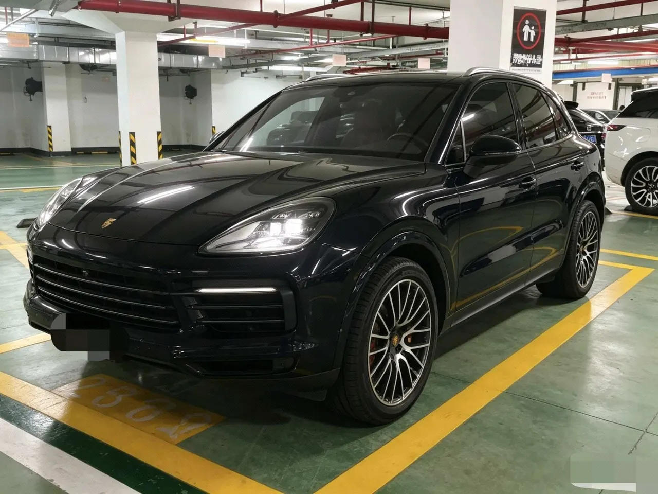 Porsche Cayenne New Energy (Imported) 2023 Cayenne Oil and Electric Hybrid 2.0T Platinum Automatic Gear - View 1