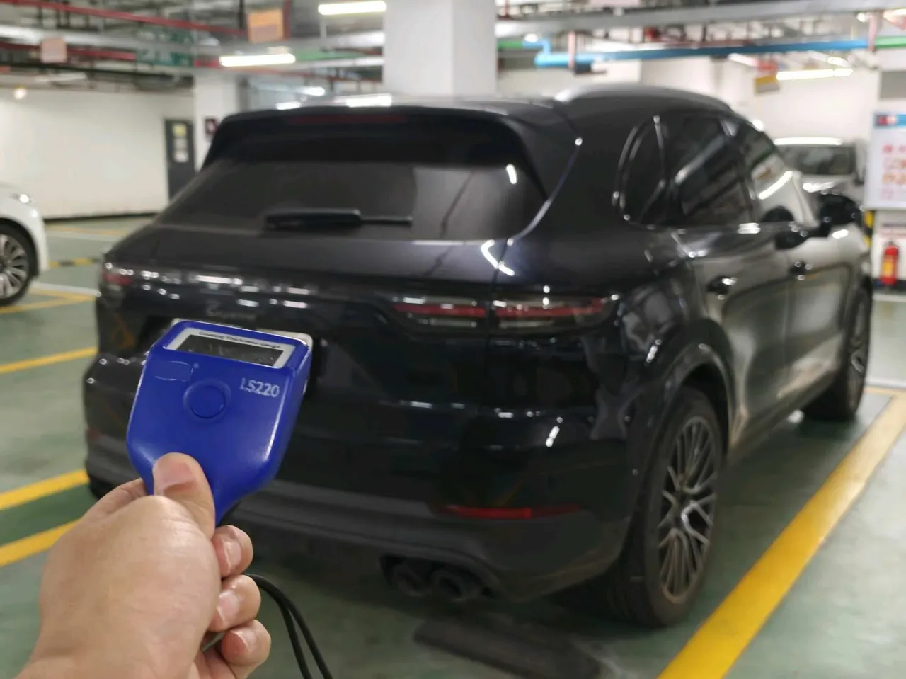 Porsche Cayenne New Energy (Imported) 2023 Cayenne Oil and Electric Hybrid 2.0T Platinum Automatic Gear 10