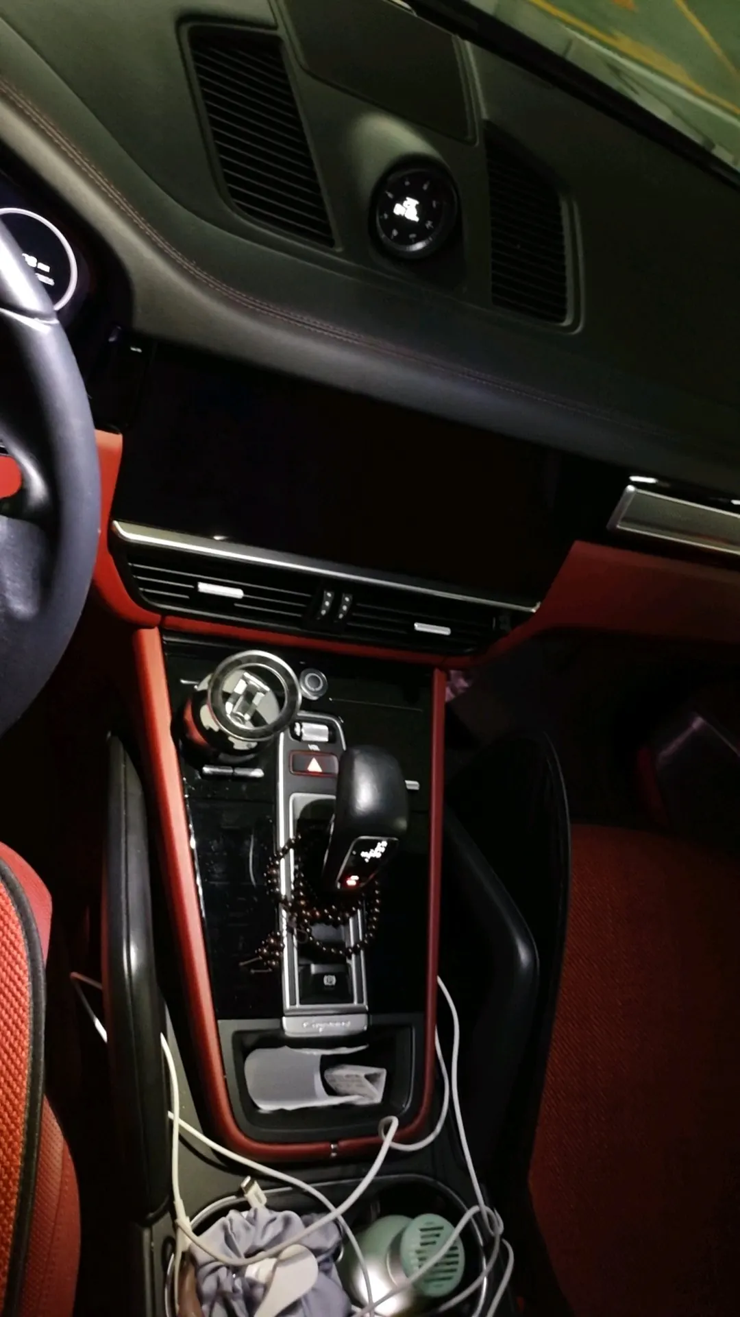 Porsche Cayenne New Energy (Imported) 2023 Cayenne Oil and Electric Hybrid 2.0T Platinum Automatic Gear 4